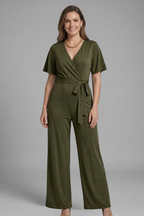 Damesjumpsuit – Dames Jumpsuit met Overslag en Strikceintuur – stijlopname | Pancreitis