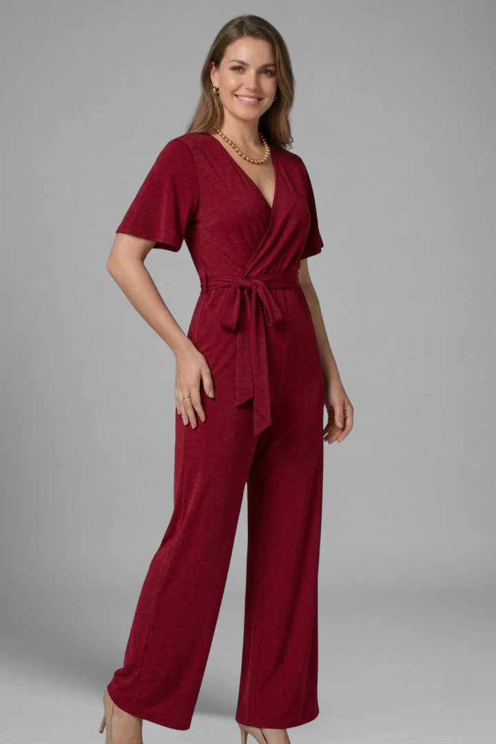 Damesjumpsuit – Dames Jumpsuit met Overslag en Strikceintuur – detailopname | Pancreitis