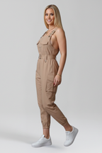 Damesjumpsuit – Damesjumpsuit met vierkante halslijn en verstelbare bandjes – achteraanzicht | Pancreitis