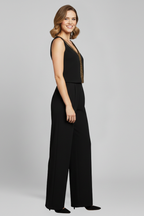 Damesjumpsuit – Dames Jumpsuit met V-hals en Wijde Pijpen – detailopname | Pancreitis