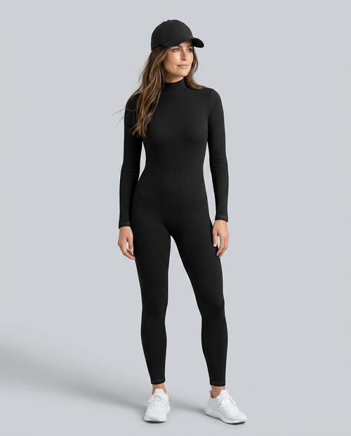 Elegante Betty jumpsuit met lange mouwen en hoge halslijn.
