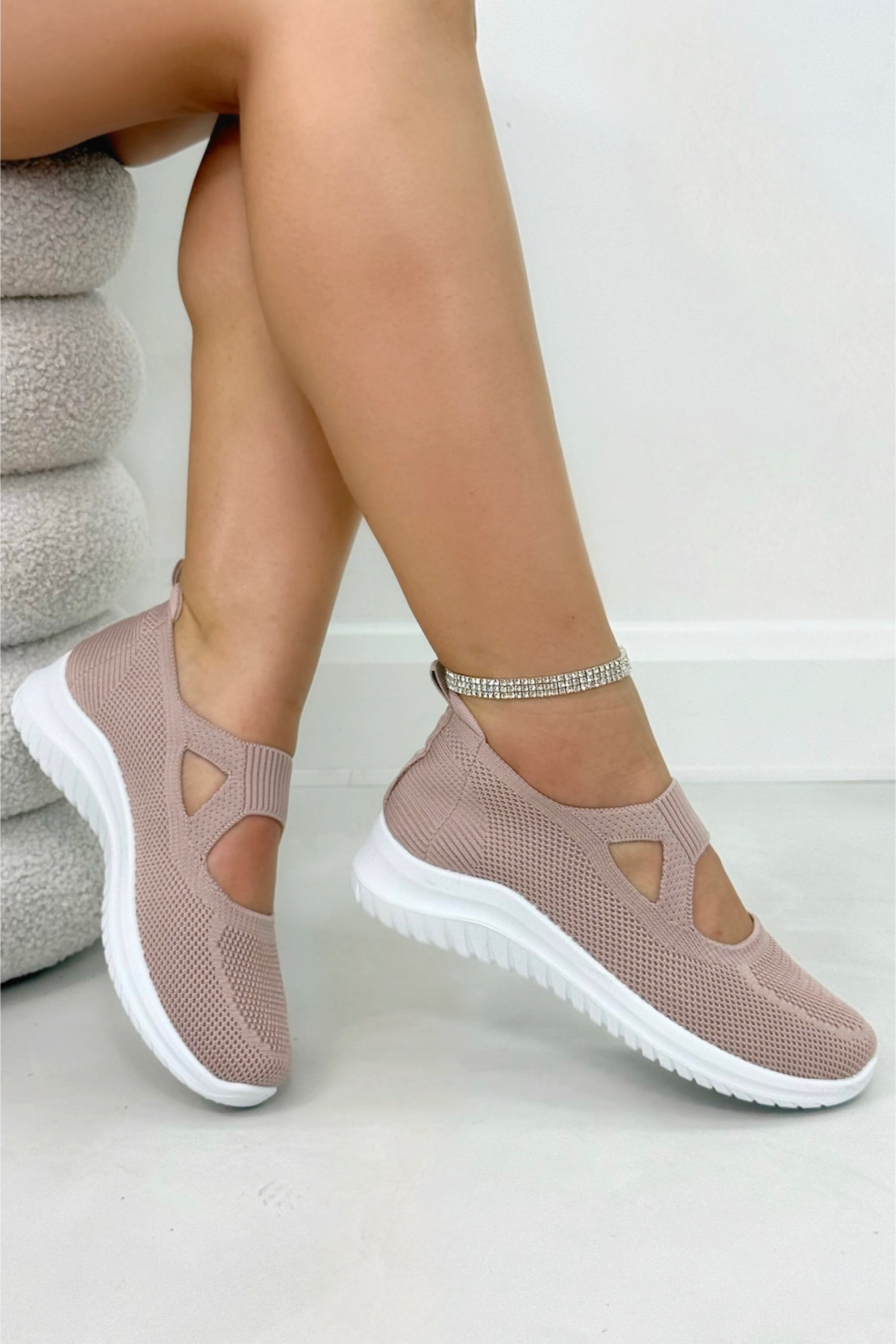 Comfortabele Knit Elastic AirWeave Sneakers in Roze voor dagelijks gebruik.