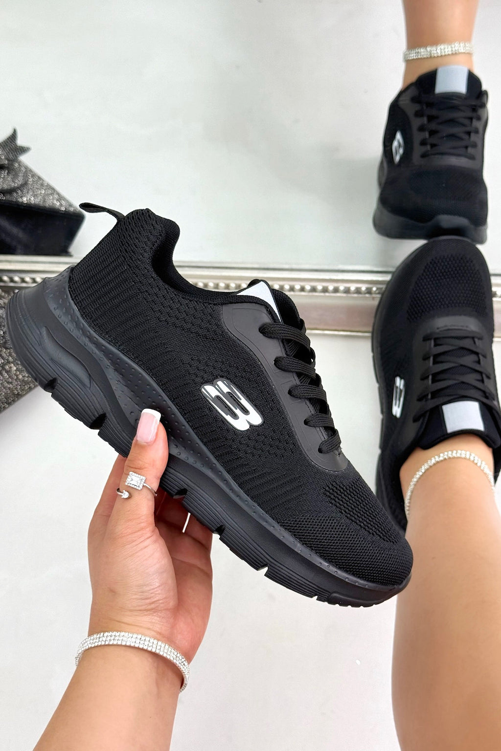 Lichtgewicht veterschoenen in zwart voor dagelijks gebruik. 2