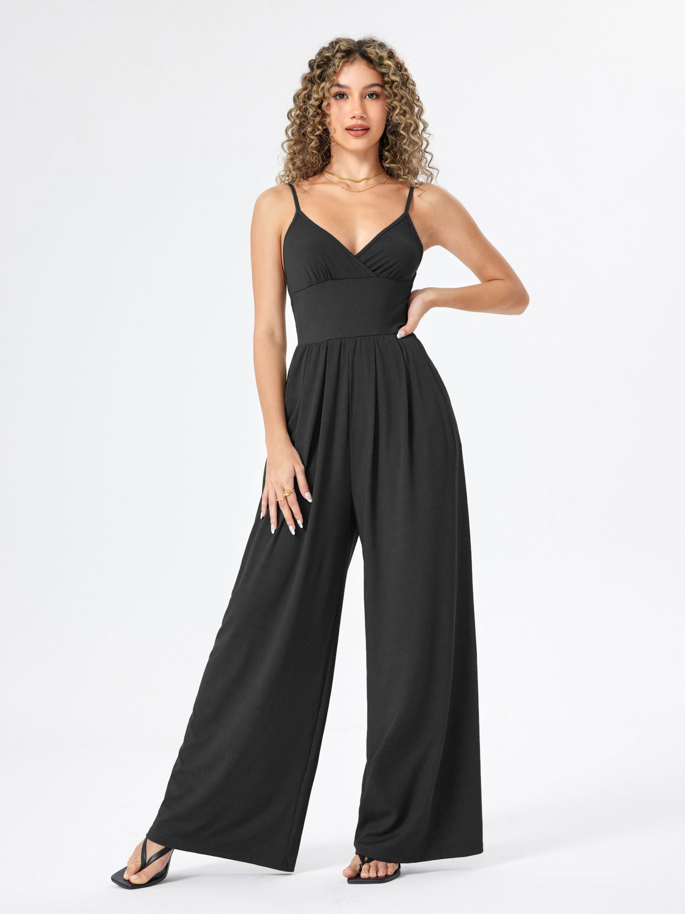Jasmine V-hals Cami Wijde Pijpen Jumpsuit in olijfgroen, zwart en khaki. 9