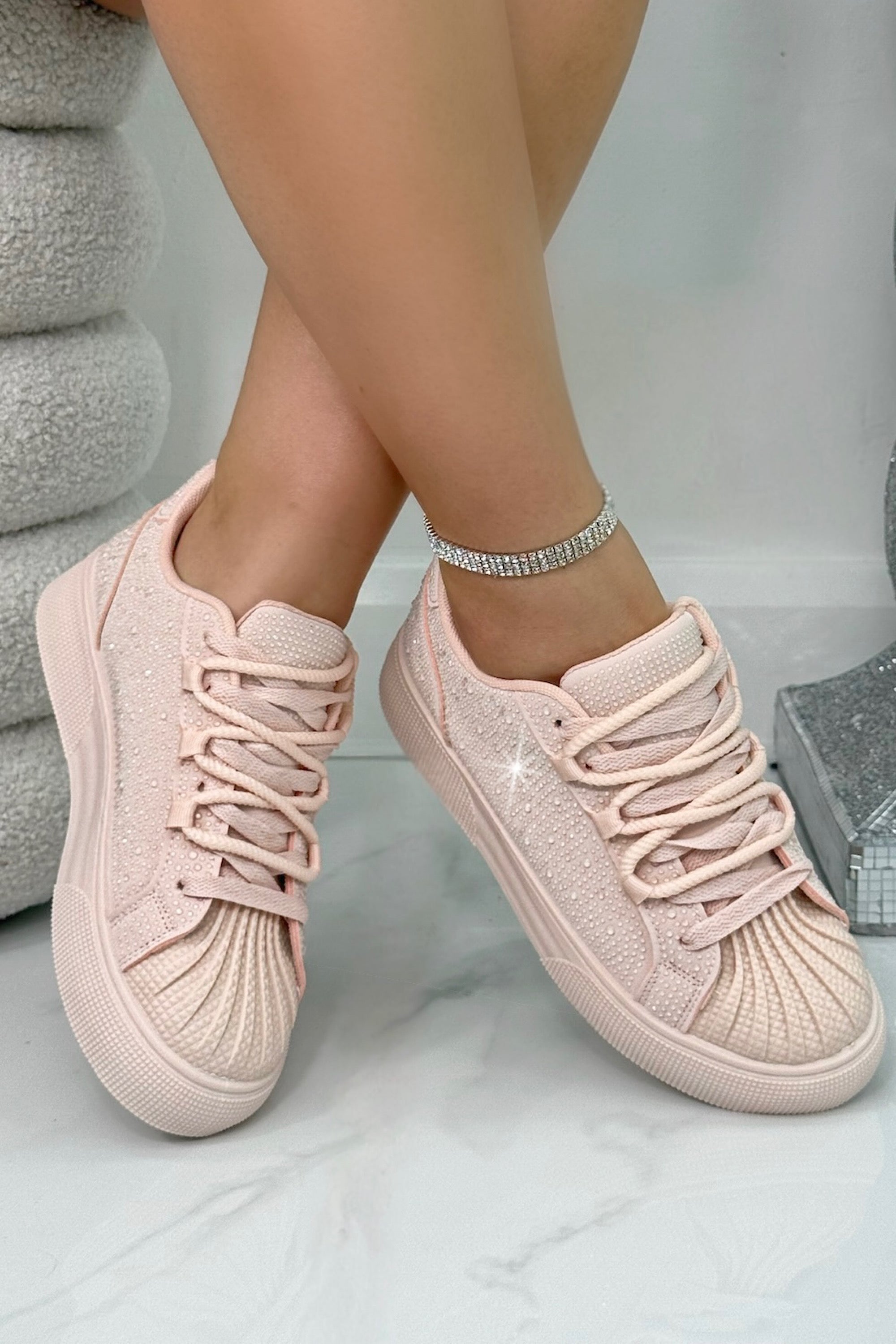 Kristal Versierde Aura Lace-Up Sneakers in Roze 2
