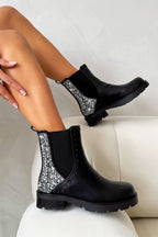 Kristallen achter Chelsea boots in zwart.