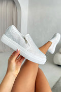 Kristallen Deluxe Zip Pumps in wit met echte kristallen versiering.