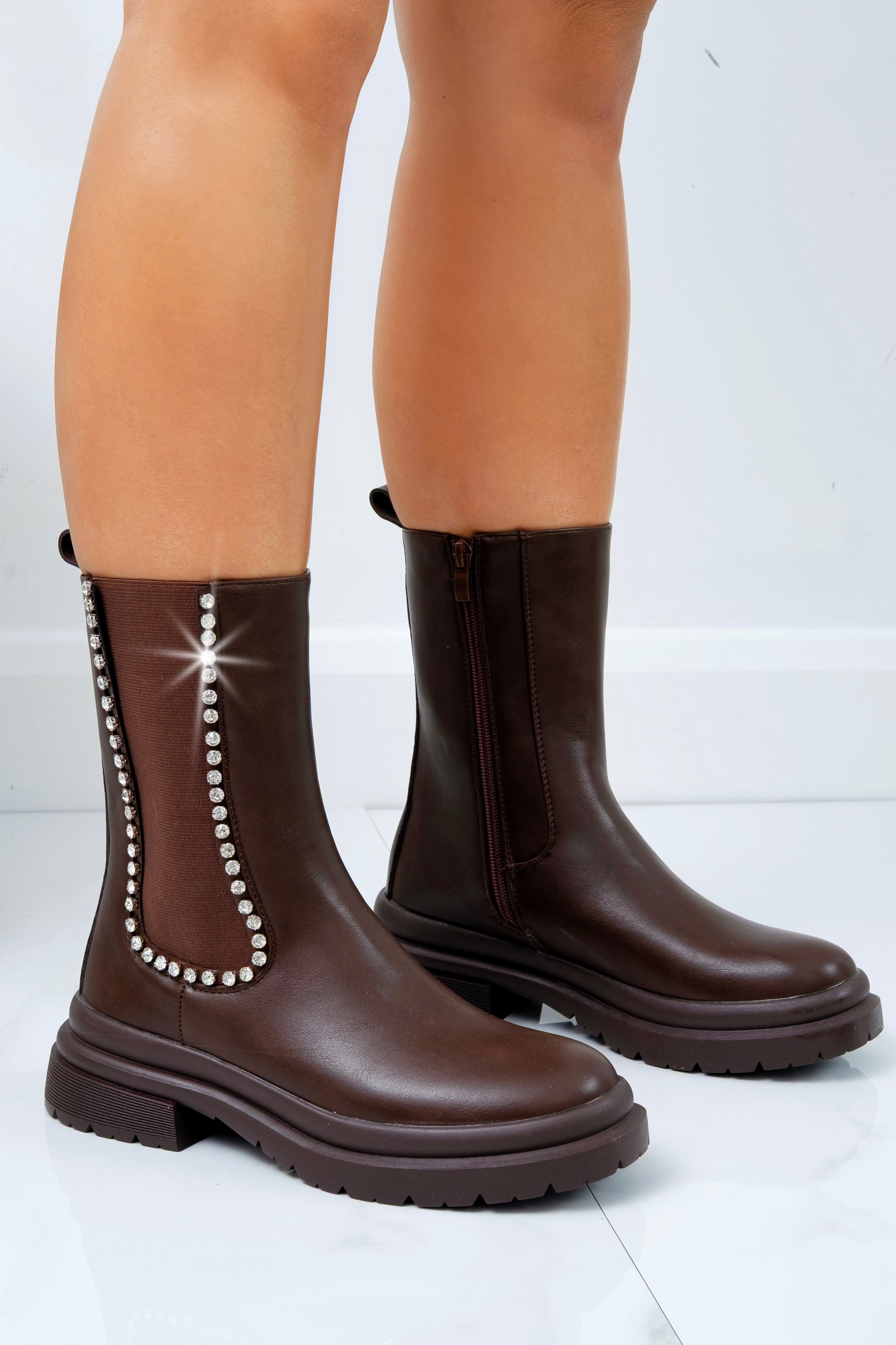 Kristallen Drift Luxe Chelsea Boots in bruin, elegant en stijlvol. 2