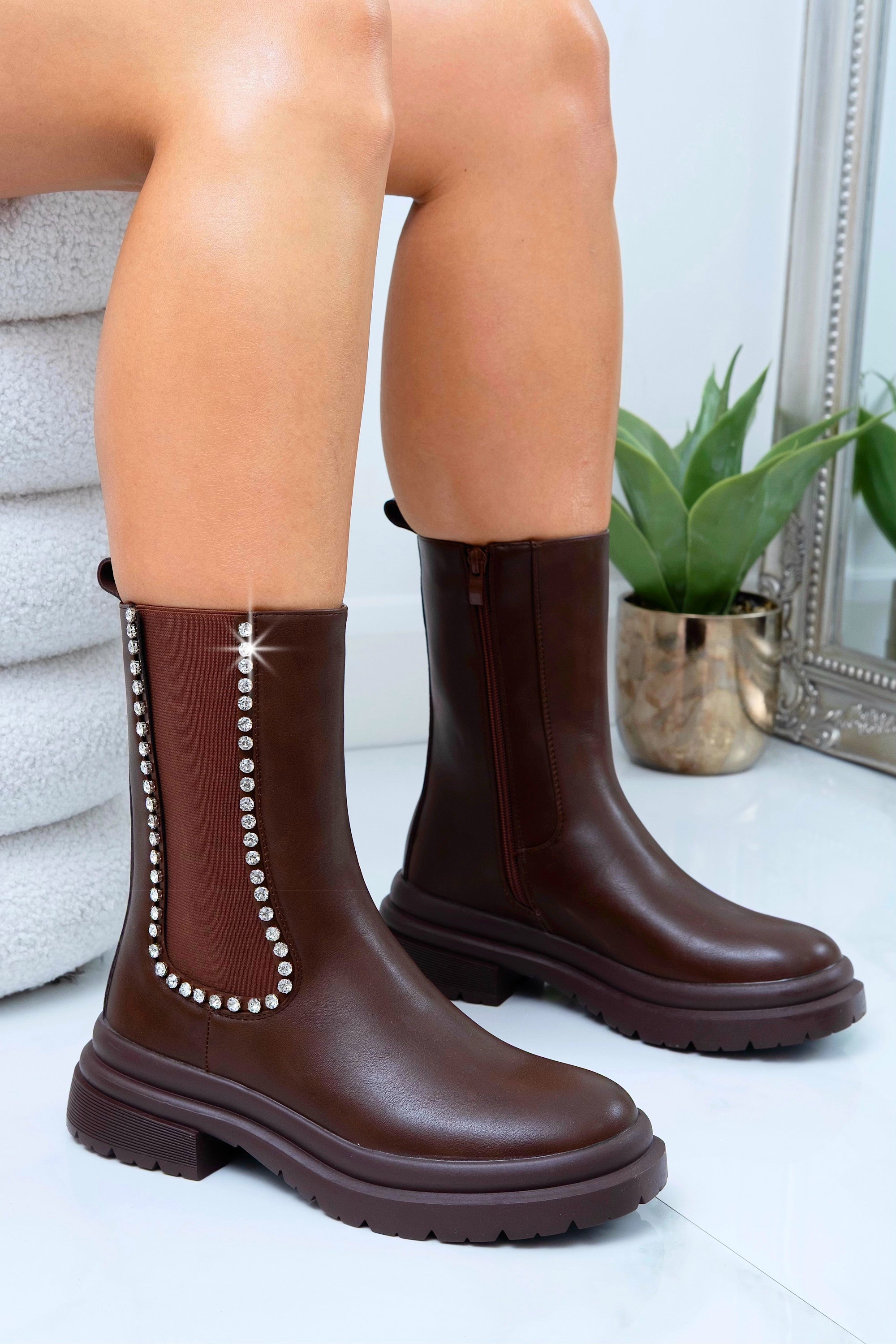 Kristallen Drift Luxe Chelsea Boots in bruin, elegant en stijlvol. 4