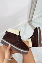 Kristallen Luxe Lodge Nepbont Lined Boots in bruin met sprankeling. 4