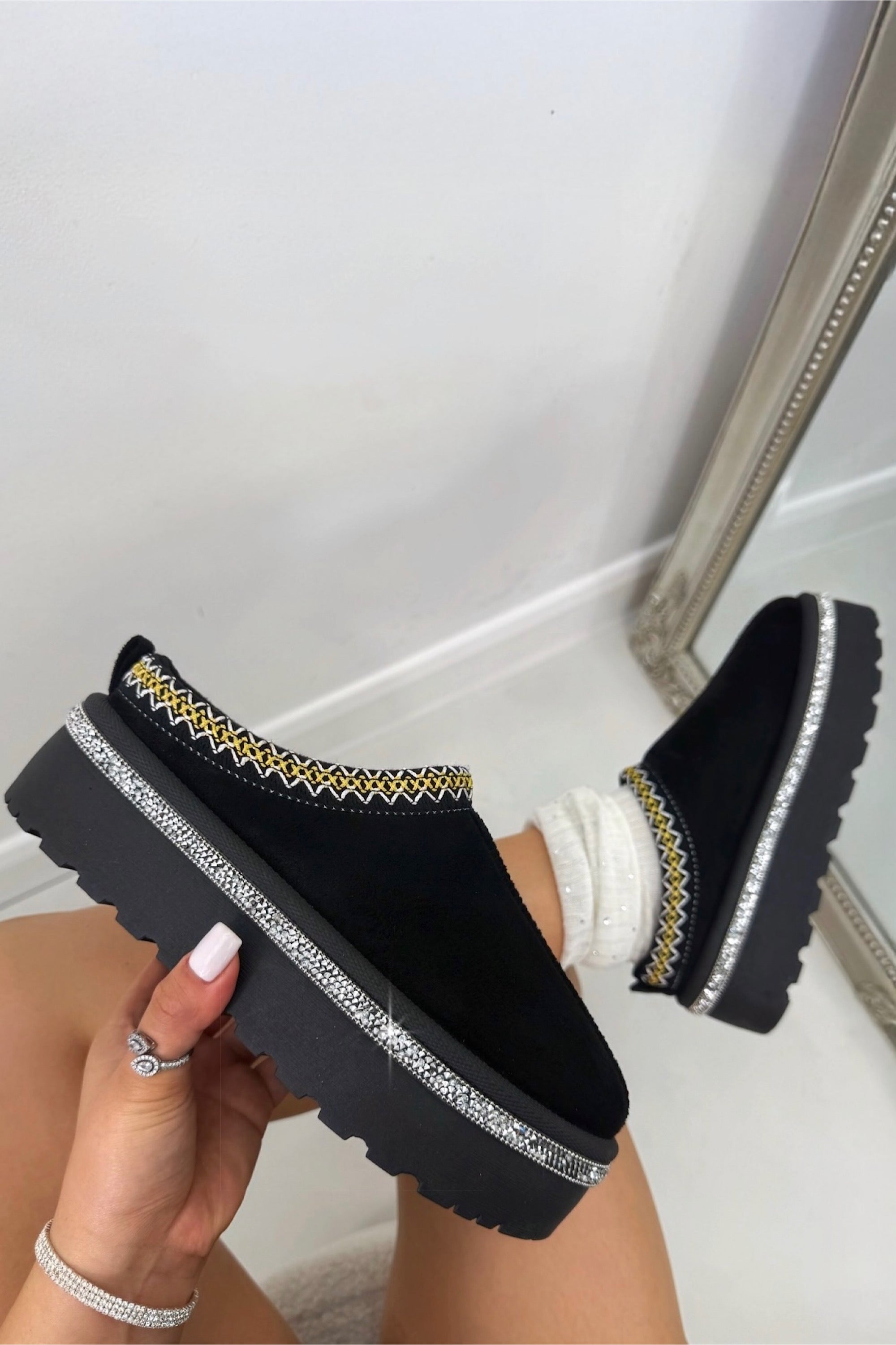 Luxe Kristallen Platform Tazgirl Slippers in Zwart met Faux Fur Voering