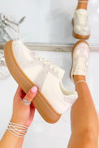 Kristallen Sprankelende Dash Trainers in Nude kleur met glamoureuze uitstraling. 3