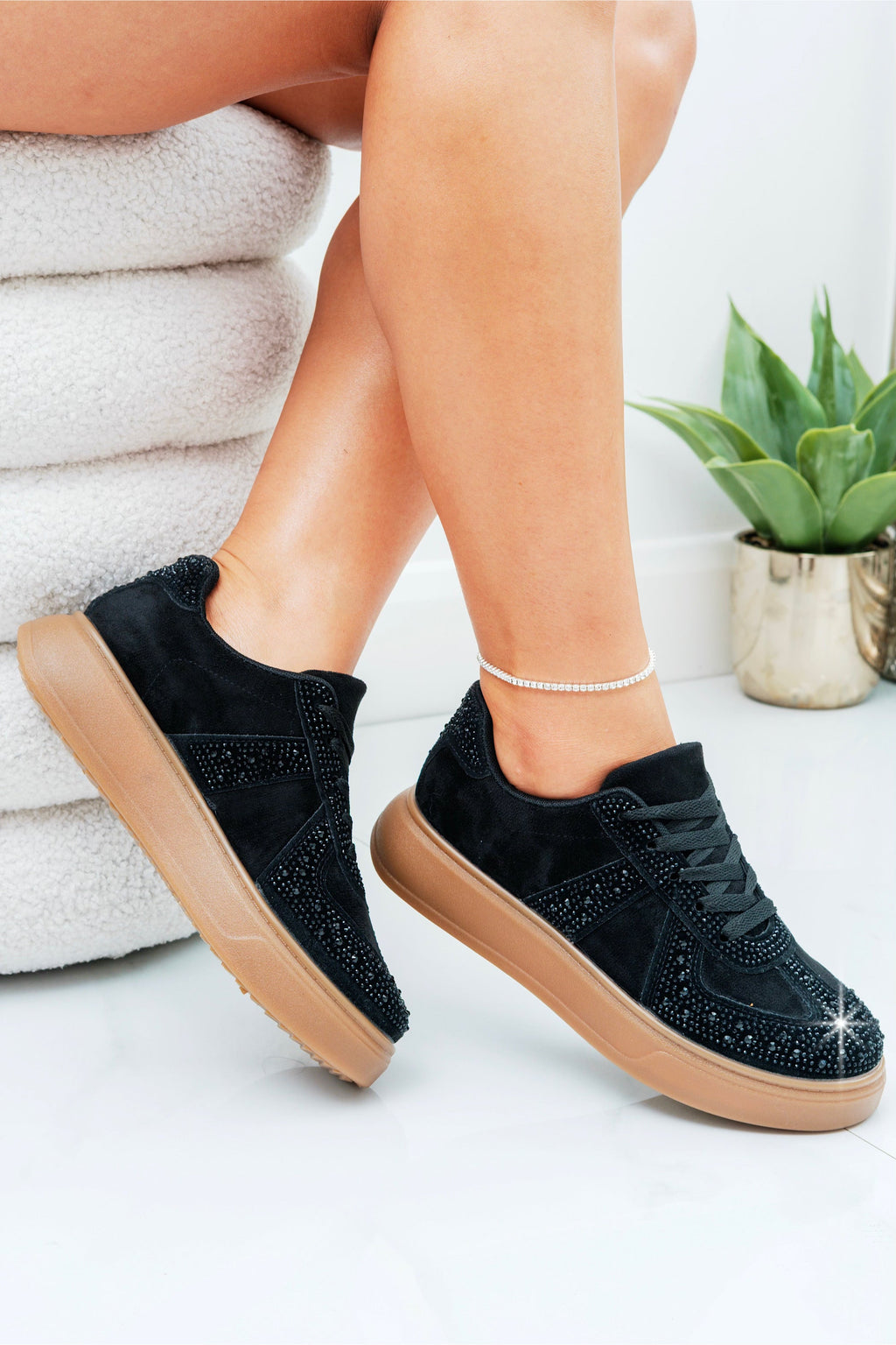 Kristallen sprankelende Dash Trainers in zwart voor dames. 2