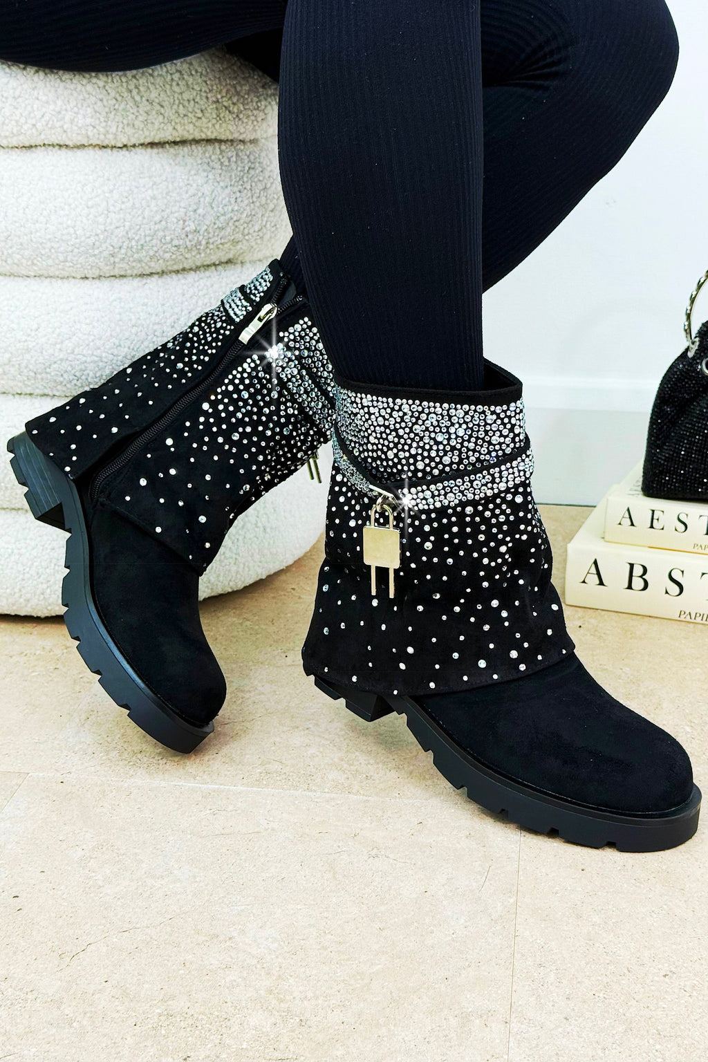 Kristallen Starlight Stride Boots in zwart met glamoureuze details. 3