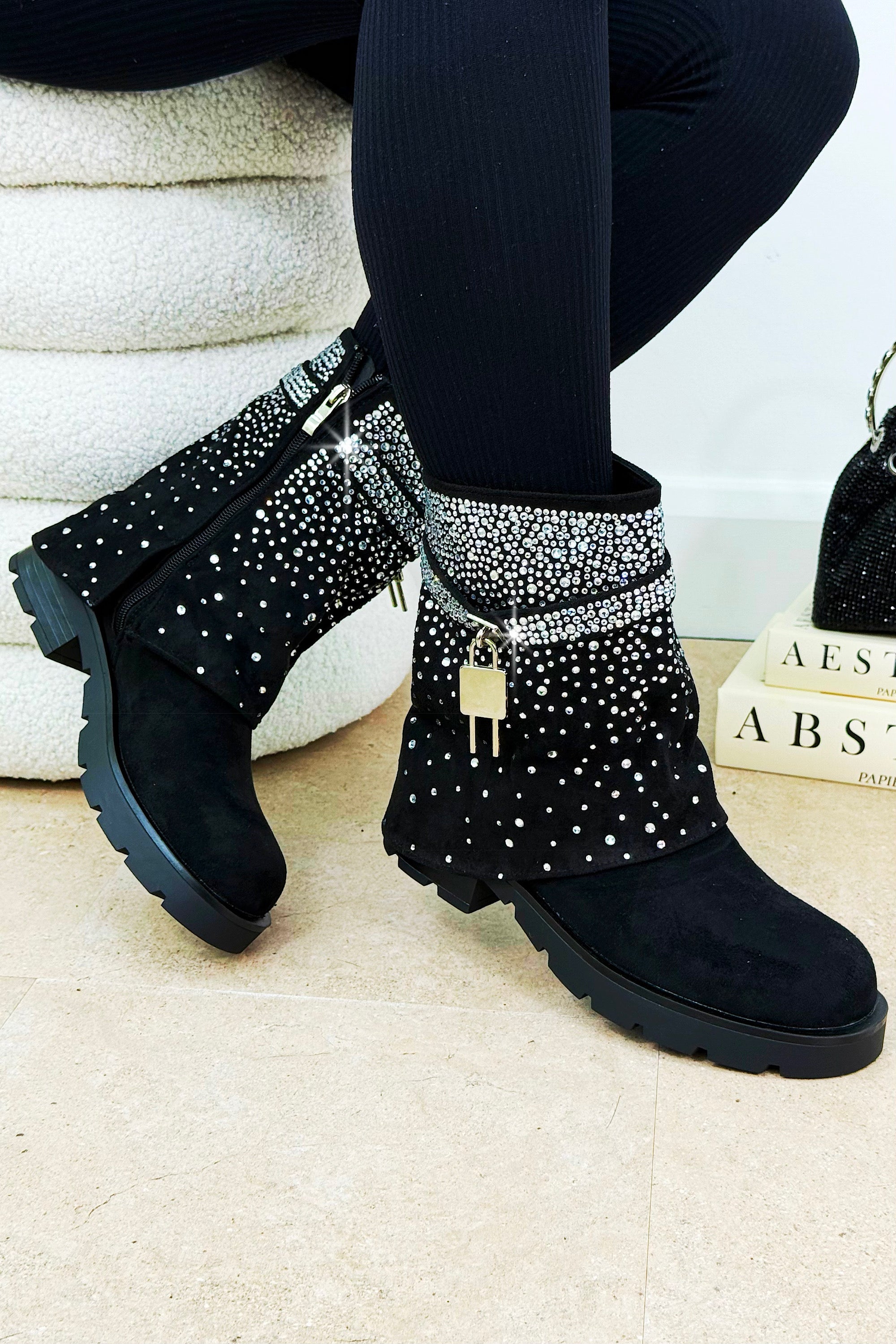 Kristallen Starlight Stride Boots in zwart met glamoureuze details. 3