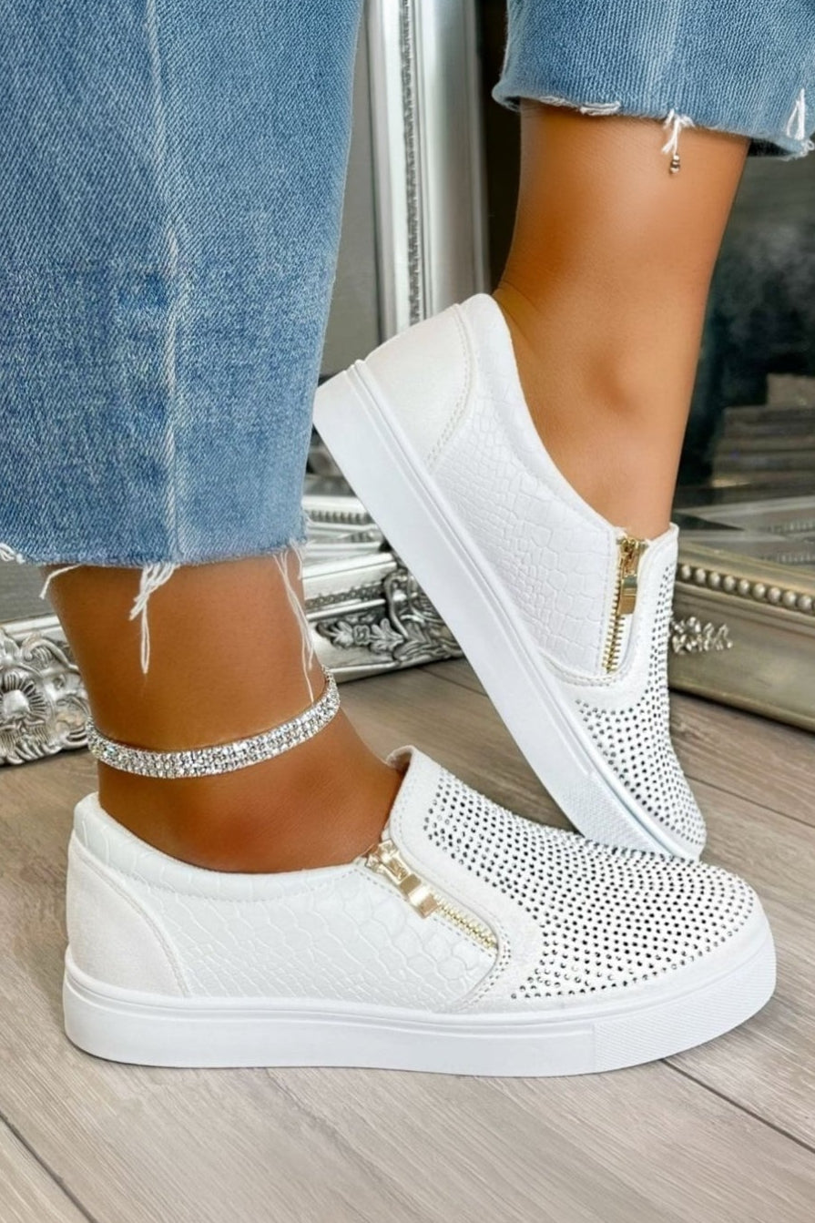 Elegante Kristallen Suède Rits Pumps in wit met decoratieve details. 2