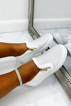 Elegante Kristallen Suède Rits Pumps in wit met decoratieve details. 3