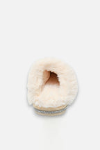 Luxe kristallen trim gezellige slippers in nude kleur. 6