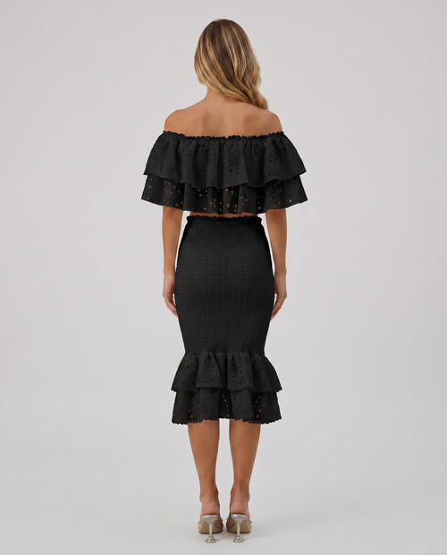 Liorah geborduurde ruffle top en midi rok set in zwart en wit. 2