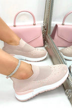 Glanzende stretch sok slip-on trainers in roze met kristallen versiering.