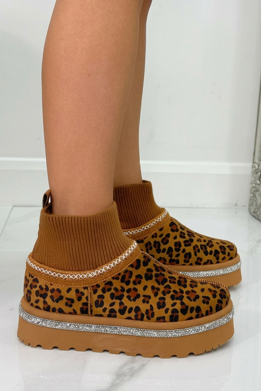 Sparkly Stretch Sock Warmer Mini Snugg Slipper Boots in Leopard print. 4