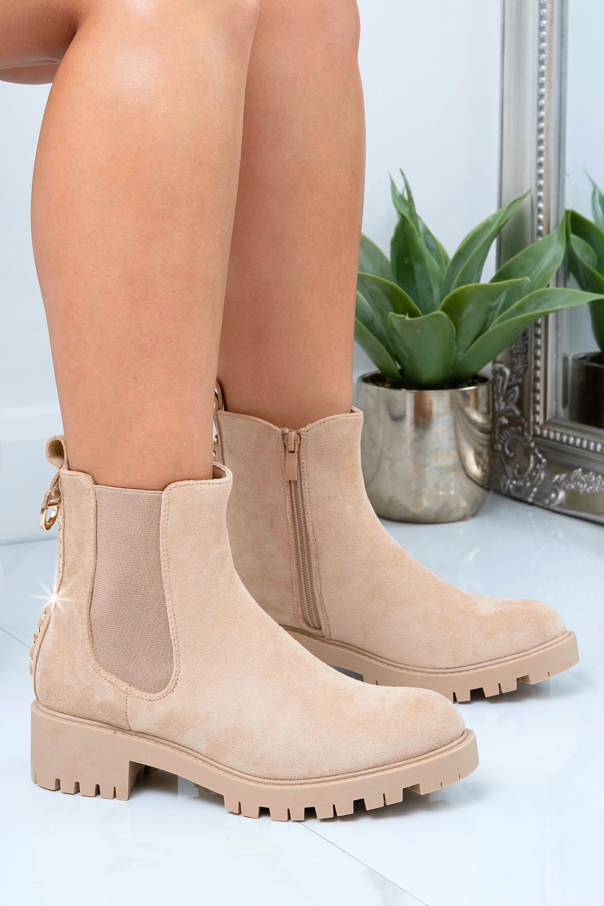 Sprankelende Chainstorm boots in nude kleur, perfect voor elke gelegenheid. 5
