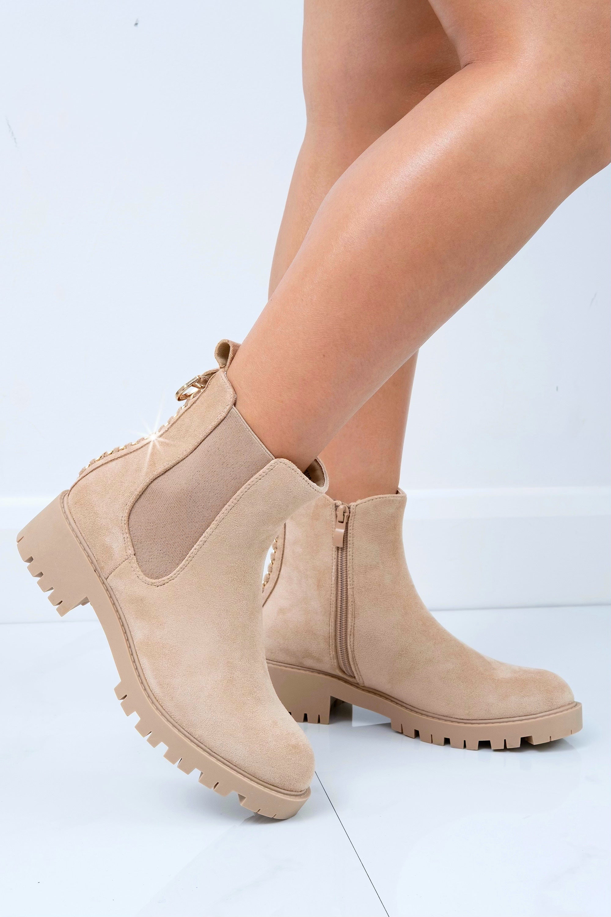 Sprankelende Chainstorm boots in nude kleur, perfect voor elke gelegenheid. 6