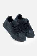 Sprankelende crystal trainers in zwart met dubbele veters en kristalversiering. 5