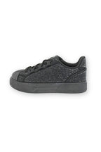 Sprankelende crystal trainers in zwart met dubbele veters en kristalversiering. 6