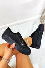 Sprankelende zwarte glitter canvas sneakers voor elke gelegenheid.