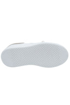 Sprankelende parels charm sneakers in goud met organza-stijl veters. 10