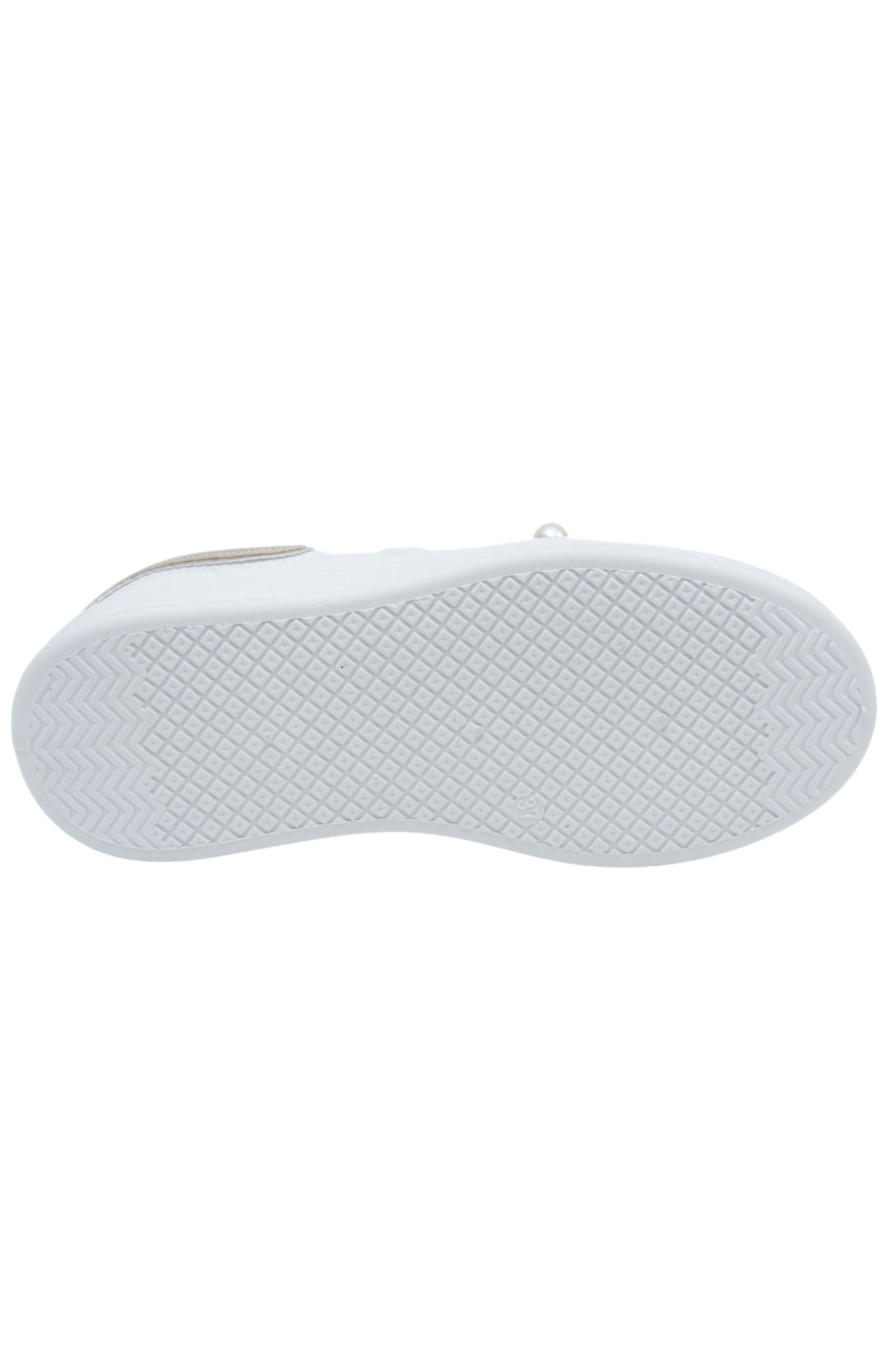 Sprankelende parels charm sneakers in goud met organza-stijl veters. 10