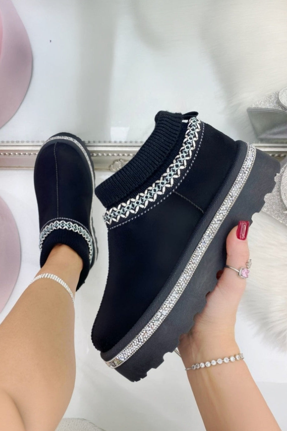 Sprankelende sok warmers mini snugg boots in zwart voor stijl en comfort. 5