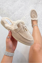 Luxe Velvet Crush Slip On Clog Mules in Nude kleur. 5