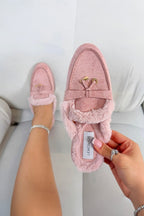 Luxe roze fluwelen instapmuilen met nepbont. 6