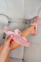 Luxe roze fluwelen instapmuilen met nepbont. 8