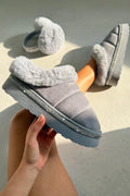Zachte grijze slippers met crystal trim