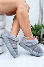 Zachte grijze slippers met crystal trim 5